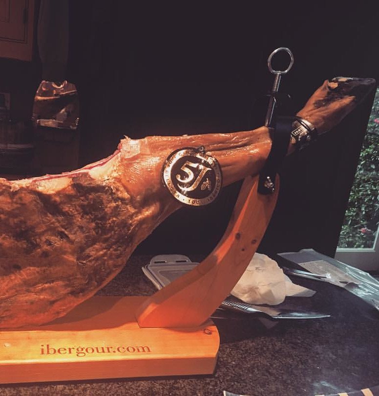 Gracias @ibergour por salvarme la vida esta navidad 👌🏽💃🏼👸🏼 Thanks for saving my life this Christmas!!!